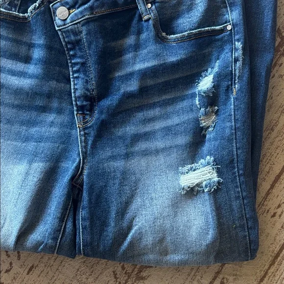Risen Crossover Distressed Girlfriend Jeans - Picture 3 of 13